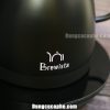 Thương hiệu Brewista được in trên ấm rót cà phê Thương hiệu Brewista được in trên ấm rót cà phê